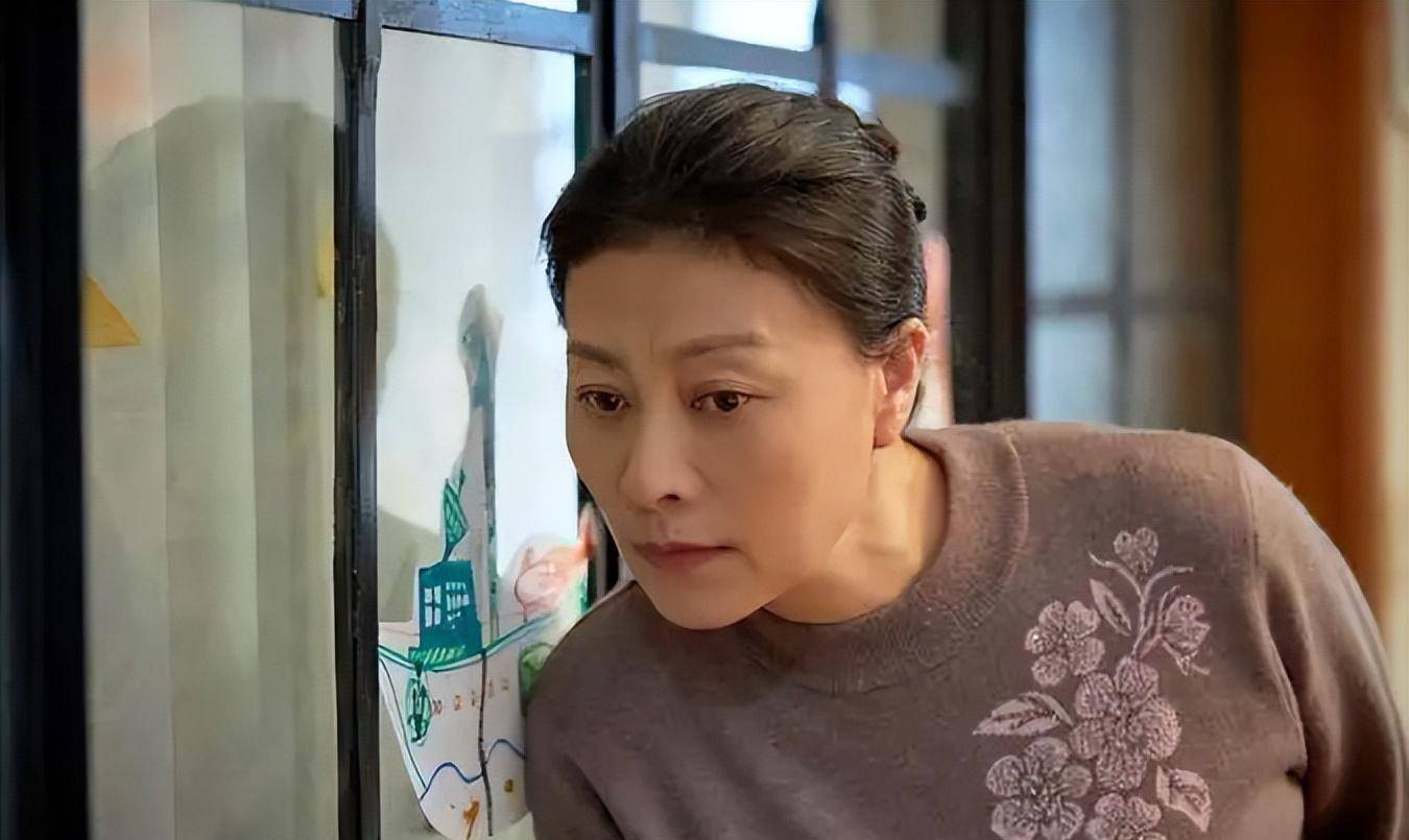 影后岳红:产后5个月,丈夫李连杰和她提离婚,人到中年又患癌_女儿_母亲