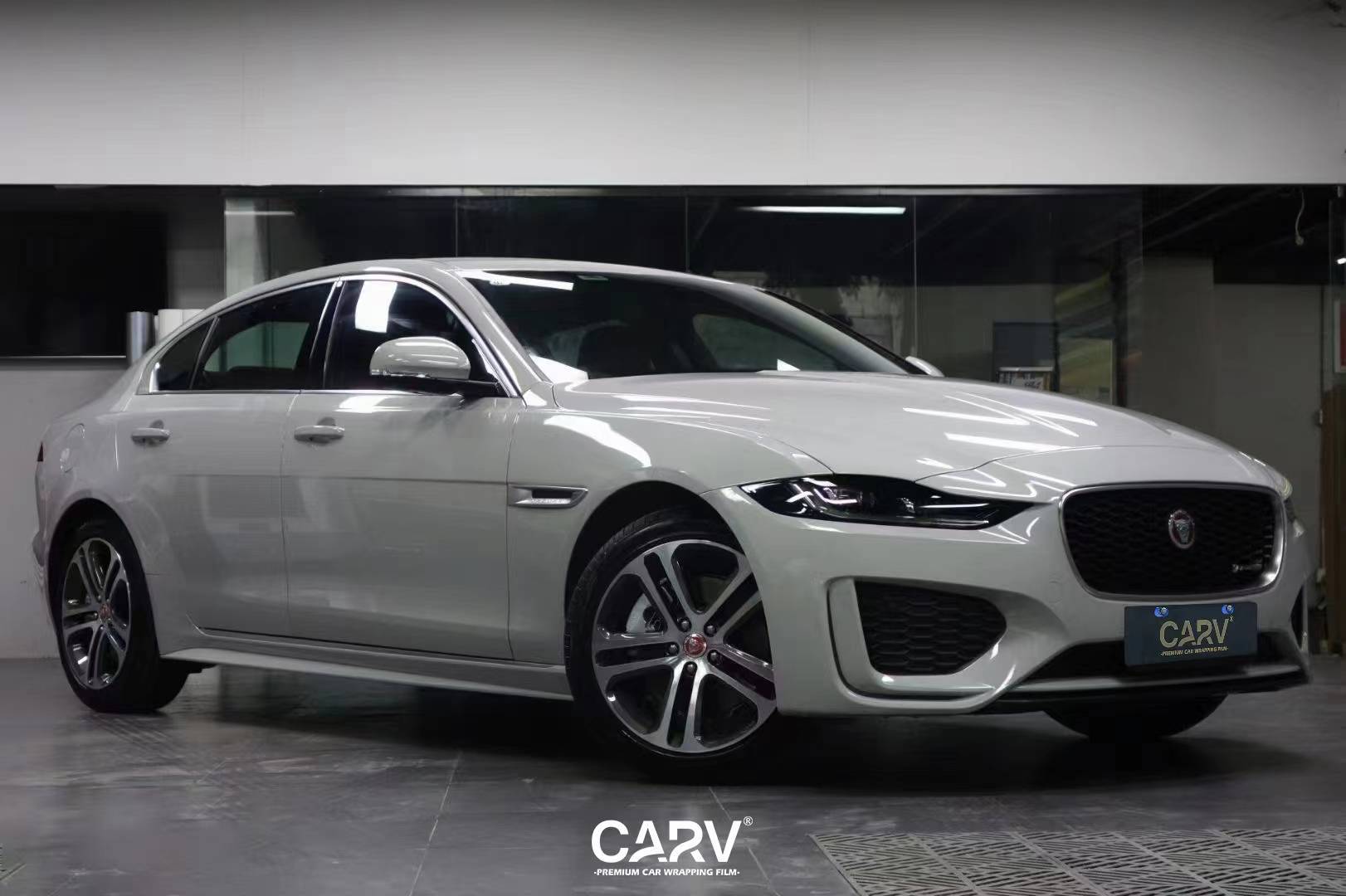 捷豹xel卡孚carv改色膜白金保时捷亚灰,高级感十足