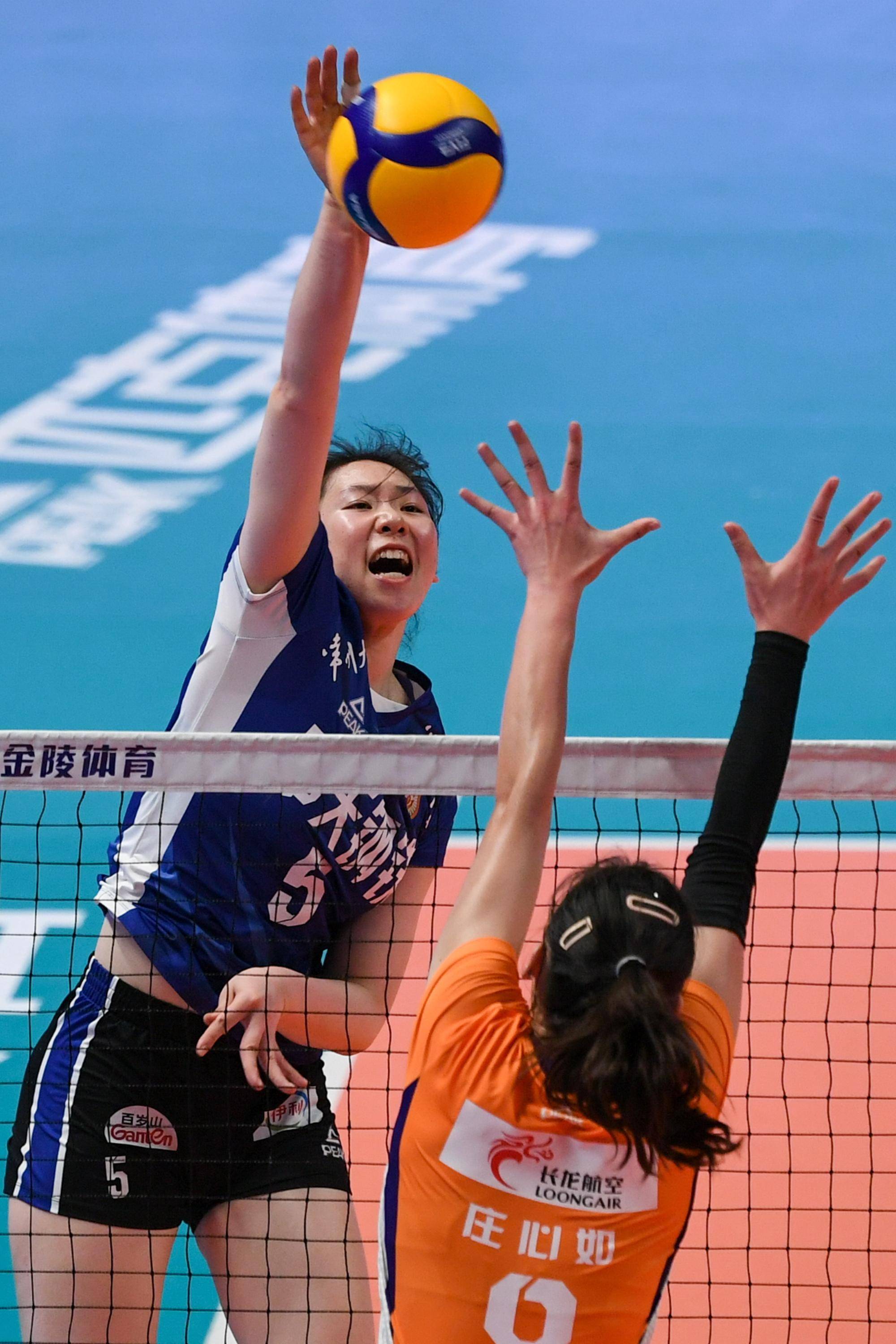 (体育)排球——女排超级联赛:江苏中天钢铁胜河北海瑞_比赛_李博_球员