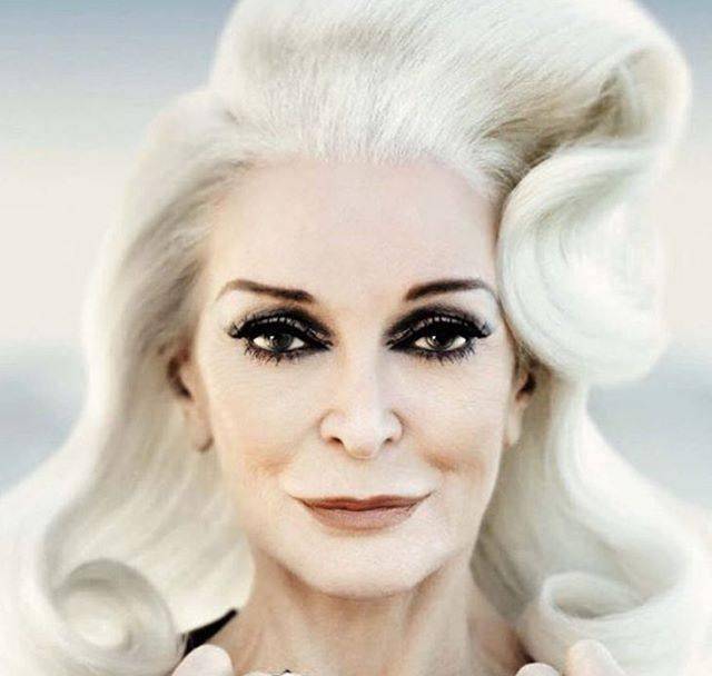 "奶奶级超模"卡门,80多岁在舞台上如同女王一般,网友:我相信_气质