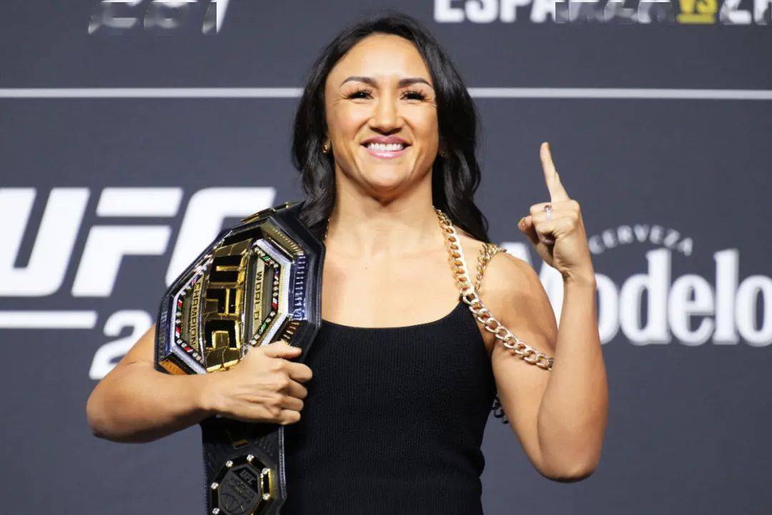 UFC带钻石口罩女图片