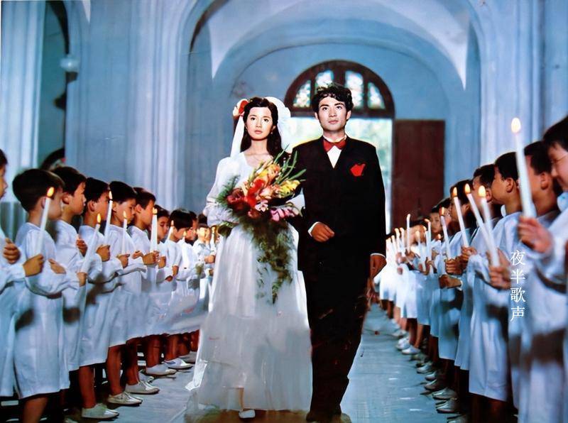 出身演艺家族,曾主演琼瑶剧《在水一方》,父亲李志舆,伯父李纬_李芸