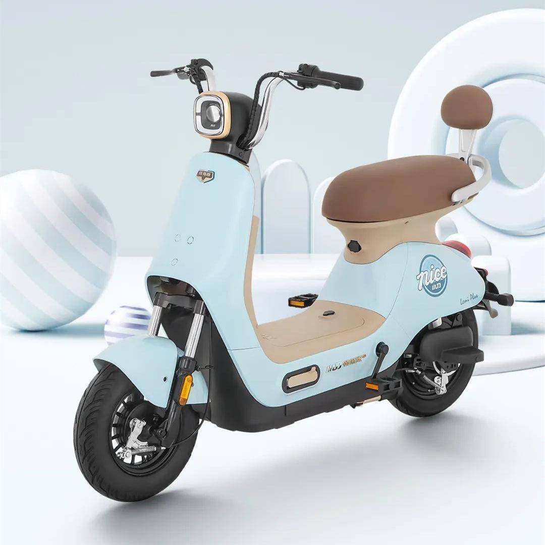 小刀推出新电动车,搭载石墨烯大容量电池,续航远,爬坡有劲_搜狐汽车