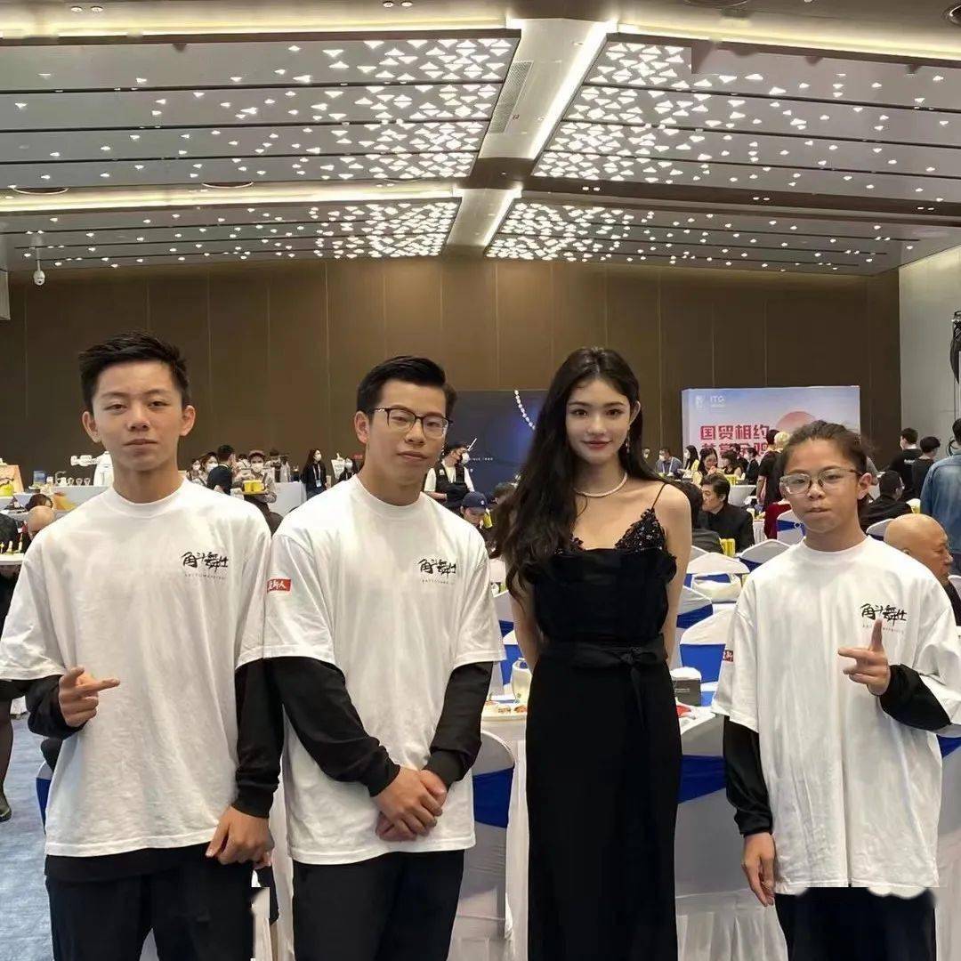 走红毯,表演霹雳舞……晋江街舞达人亮相金鸡奖!_柯东耀_演出_节目