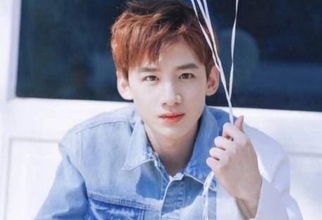 白敬亭:曾送球员鞋却被挂二手平台,如今与宋轶传绯闻_超越_因为_球鞋