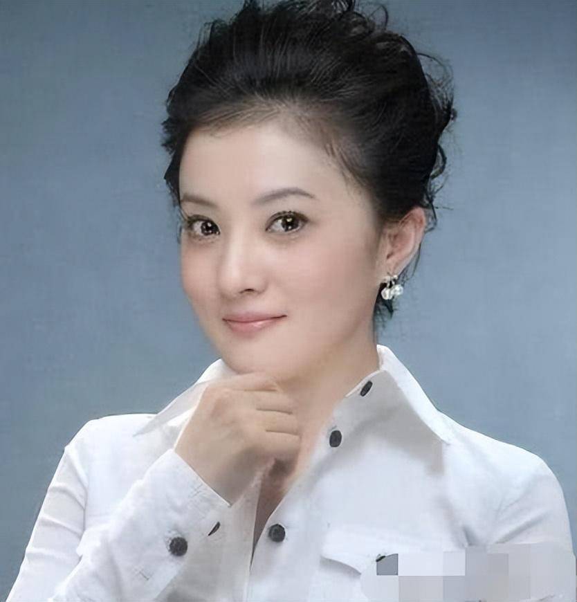 《雪珂》,《望夫崖》,《青青河畔草》,《梅花烙》等,给观众留下了深入