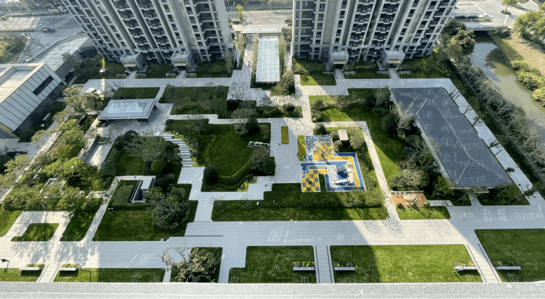 交付进行时丨颐和·铂湾提前50天品质兑现!_业主_装修_生活