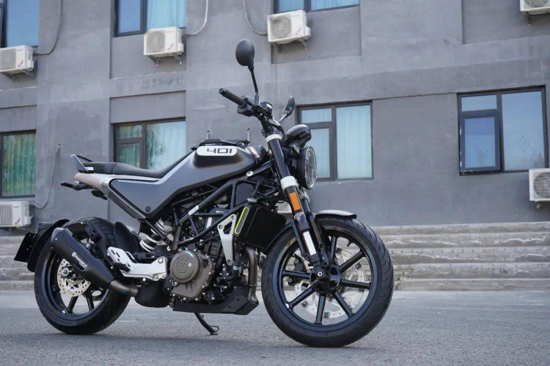 jc君测评:胡斯瓦纳黑箭401,"另类"街车_搜狐汽车_搜狐网