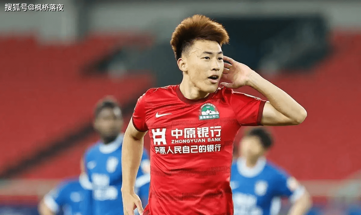 25岁前重庆队长火了,成带刀后卫!_杨帅_比赛_河南