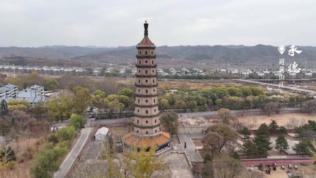 又稱開福寺舍利塔,因今景縣原為景州所在地,所以人們通常稱之為景州塔