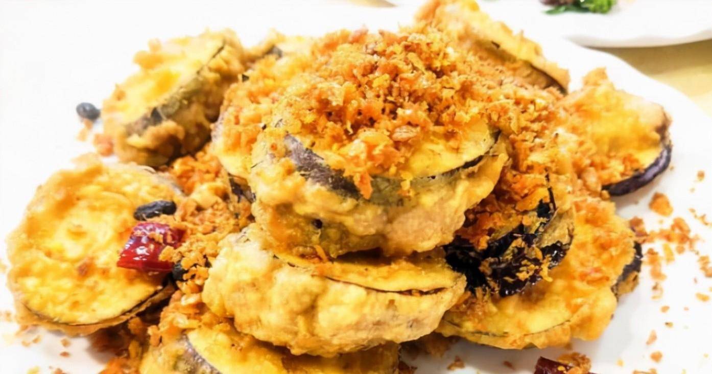 美食最受家人的喜爱,如油炸酥肉,炸丸子,炸鸡柳,炸莲藕夹,炸茄子盒等