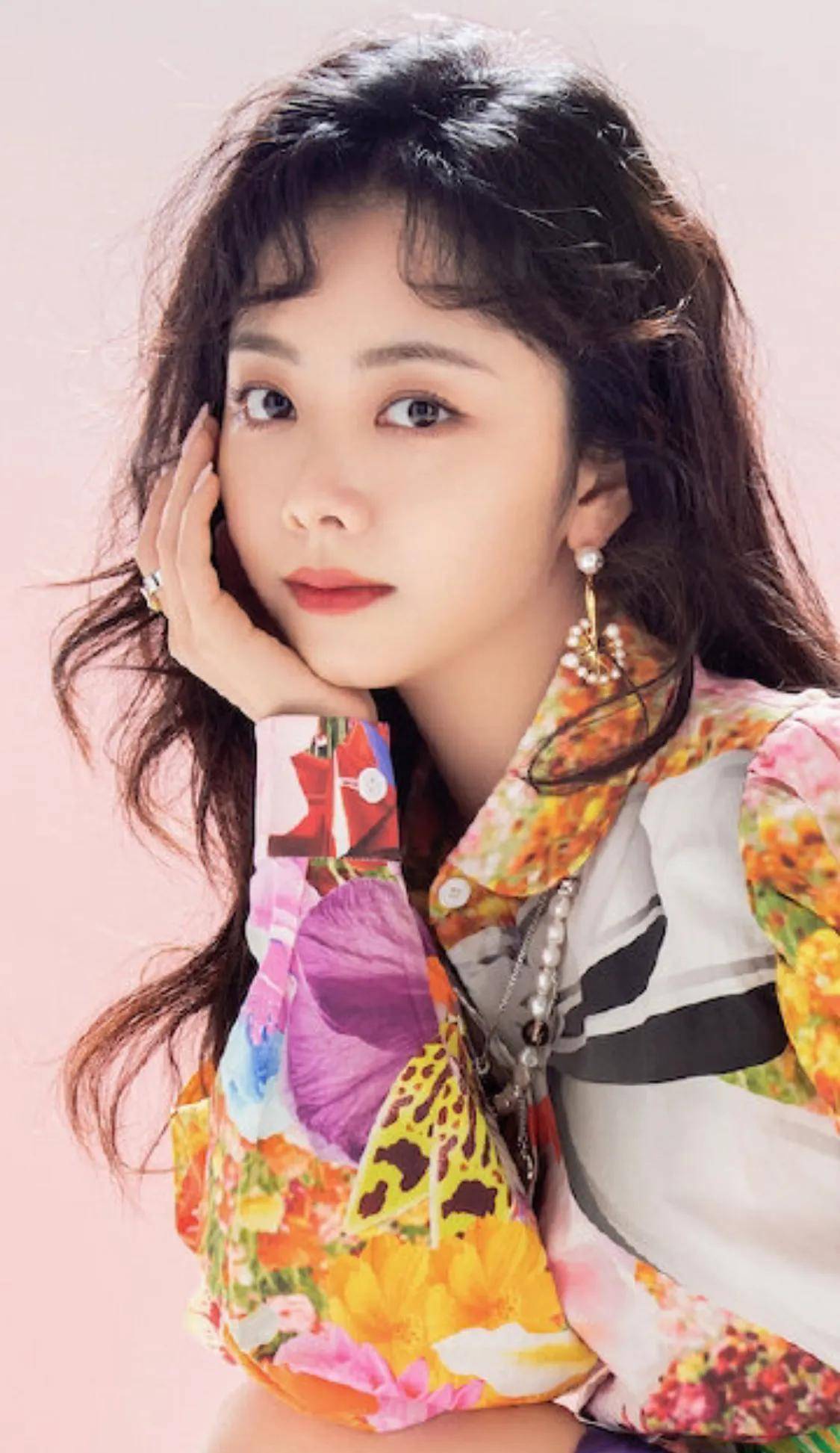 谭松韵在线打假,高情商辟谣一起追剧_侯爷_剧情_钟汉良