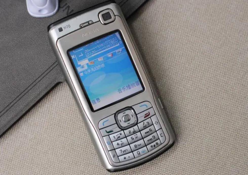 最经典的4部诺基亚手机,一听到开机铃声就会跟唱_机型_设计_系统
