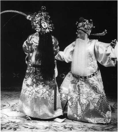 《八义图61朝房》阎逢春饰赵盾, 杨虎山饰屠岸贾(图片来源:临汾蒲剧