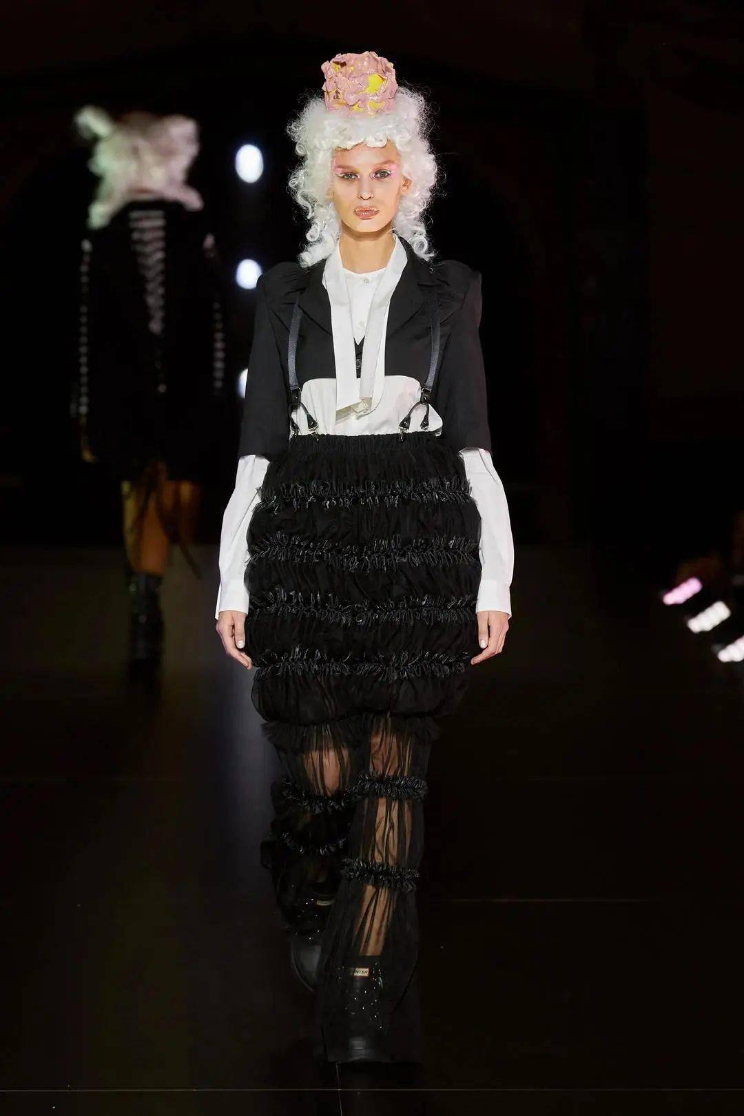 Noir Kei Ninomiya 2023春夏| 带你领略“五彩斑斓的黑”！_服装_