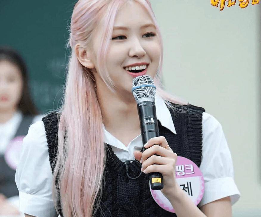 blackpink成员的笑颜,jisoo的笑颜太优越,rosie的笑颜暴露缺陷_哥哥