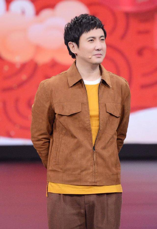 军艺校草沈腾颜值回升?身材变好了,有腰了,脸也变尖了