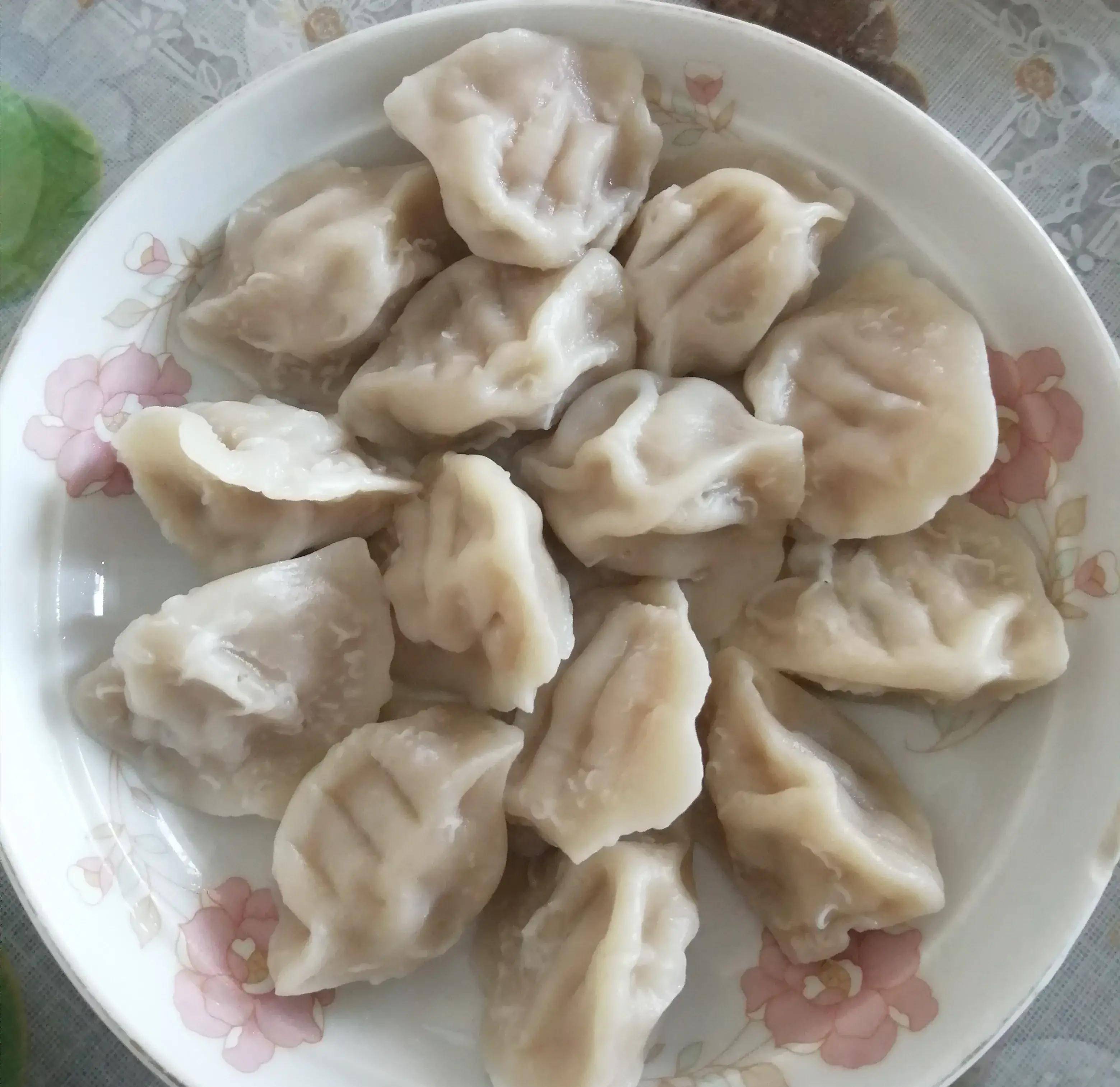 萝卜虾皮饺子图片