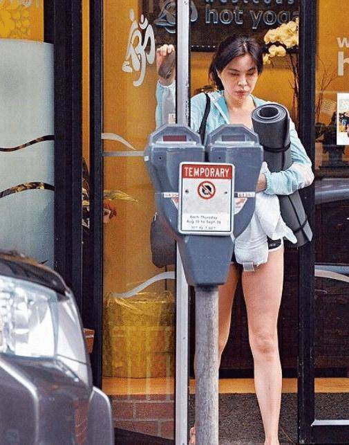 王祖贤的一张发福的照片被大家拿出来吐槽了一番大家也是平时在ins上