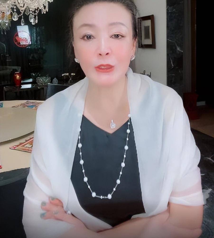 前婆婆为大s结婚送祝福惹争议,被指蹭热度的张兰到底哪来的底气
