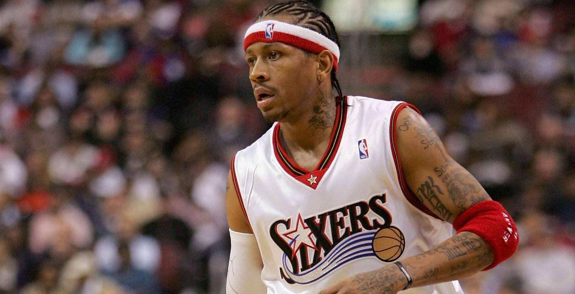 今天我带大家回到那个艾佛森的封神赛季时间,来到2000年夏天,因为和