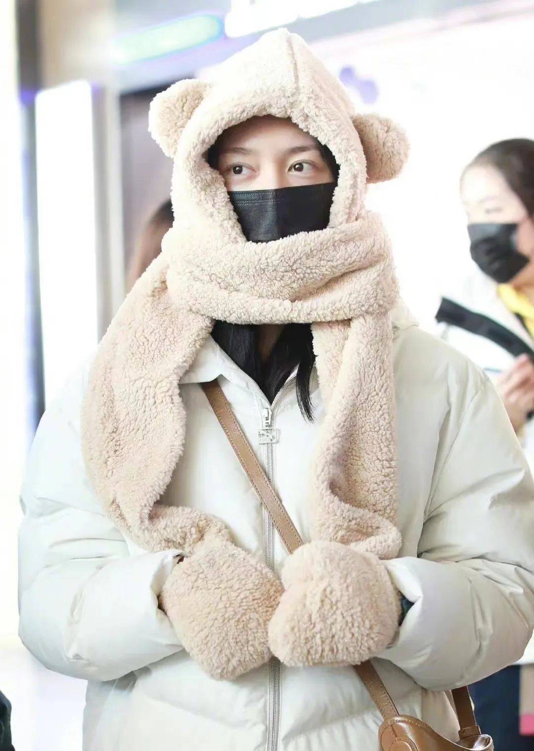 伊周星潮流|什么?你还在戴普通的毛线帽?_戴帽子_art_毛绒绒