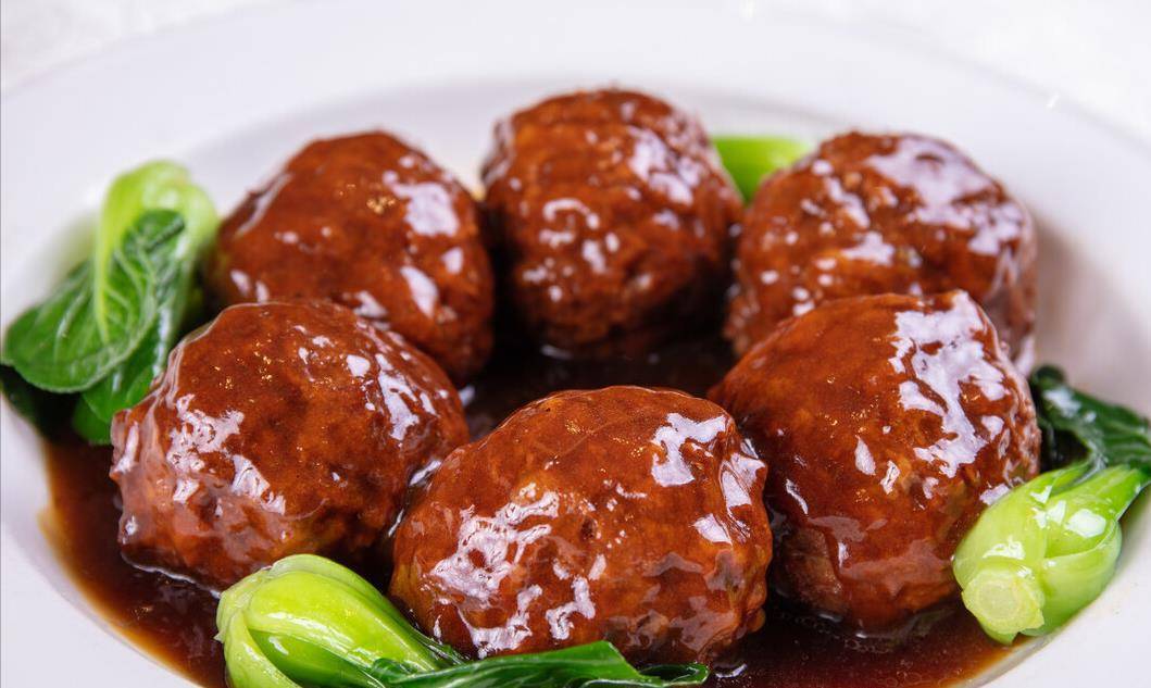 水煮狮子头的真正做法,我来教你,软嫩多汁,酥脆软嫩不变形_蚝油_胡椒