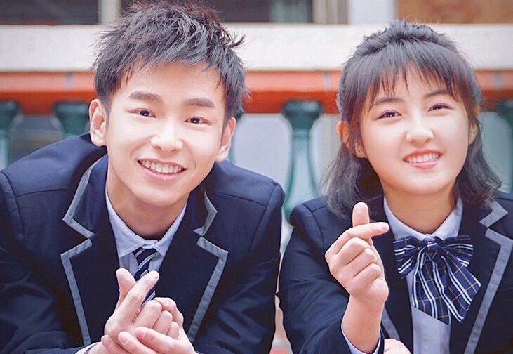 陈飞宇替彭昱畅粉丝送信成功,彭昱畅为张子枫庆生._妹妹_友谊_萝卜