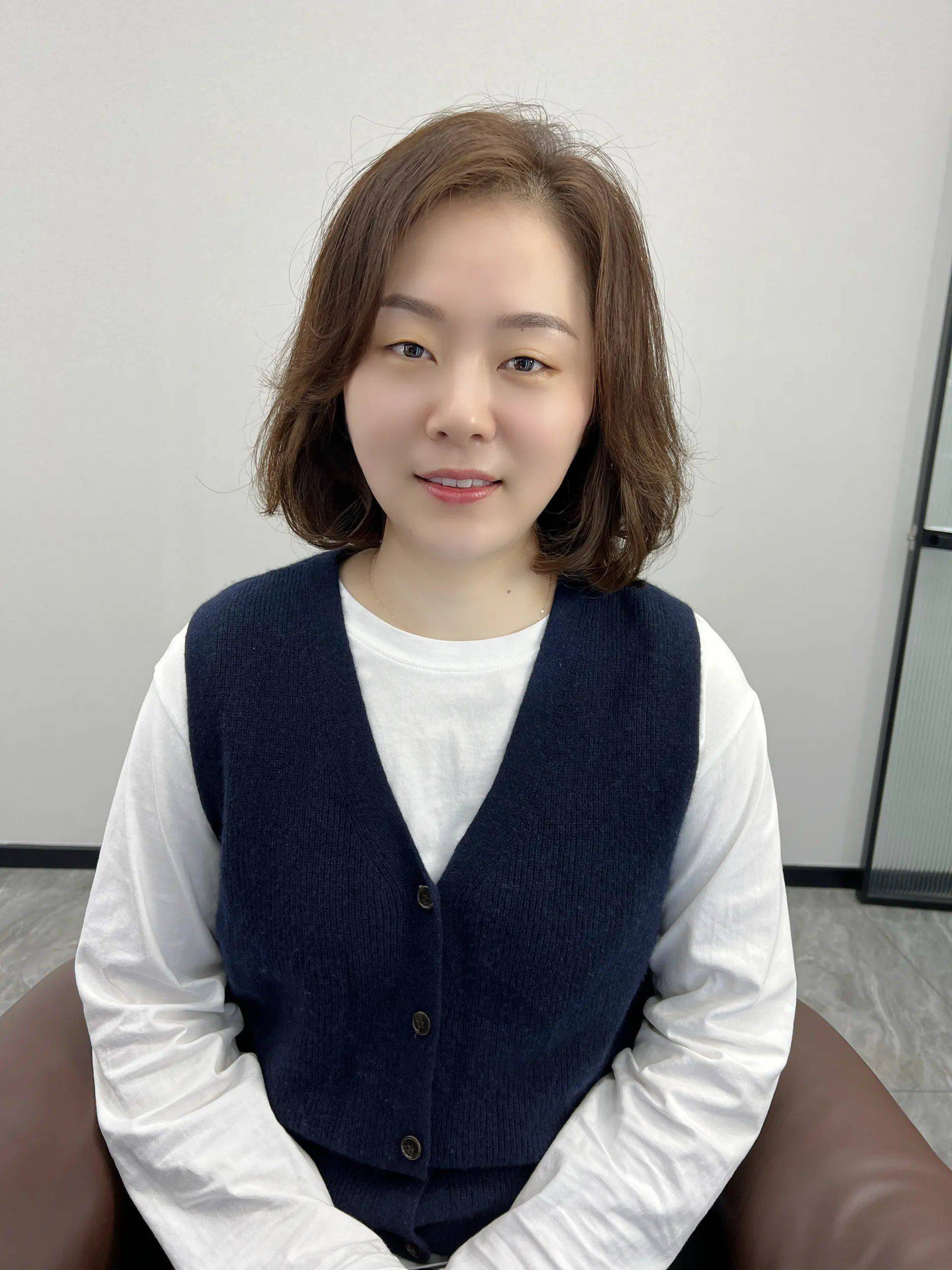 日常当中最常见的波波头发型想必很多人都剪过简单好打理平时洗完
