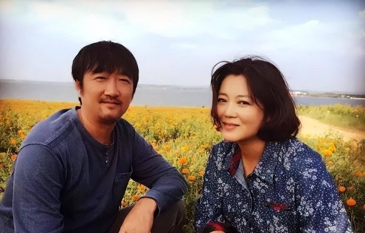 演员王茜华:千里追夫挽回爱情,43岁高龄生子,如今家庭幸福甜蜜_沈航