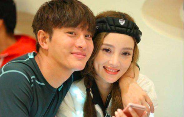 李小璐带甜馨滑雪贾乃亮开车?