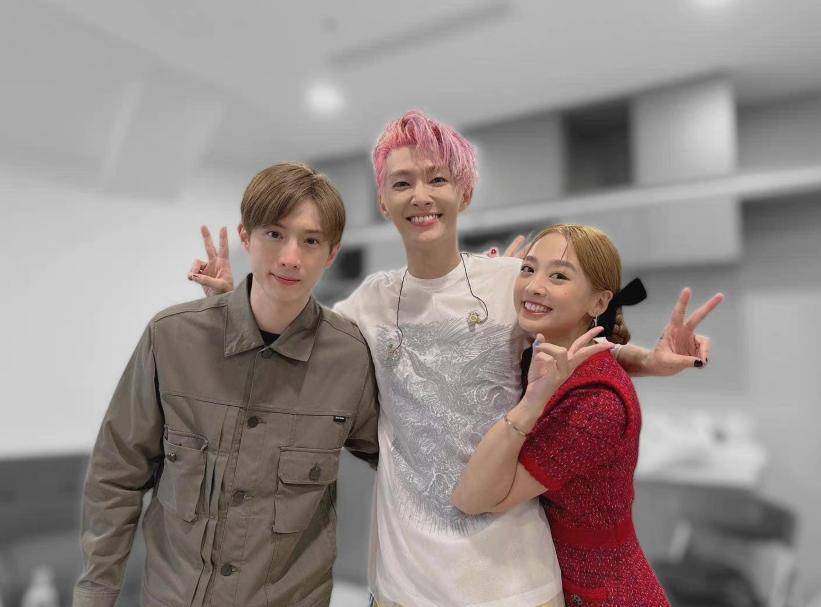 大家对于此事有两个关注点,除了质疑鬼鬼当众与炎亚纶接吻这件事本身