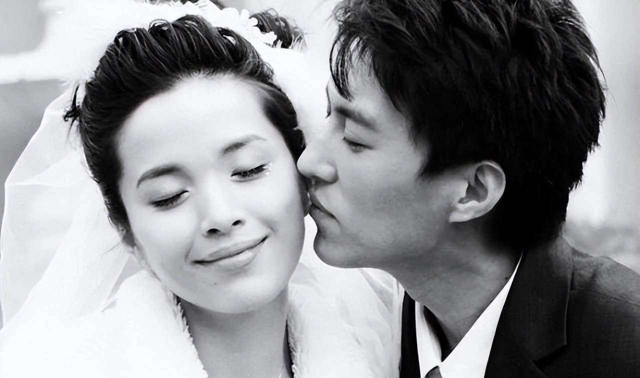 靳东:与离过婚的江珊同居5年,为何又转身娶了二婚的李佳?
