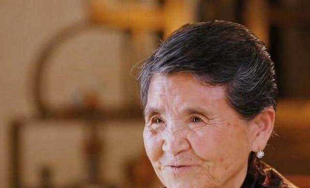 杨子却说黄圣依没文化要靠自己教!_安迪_教育_奶奶