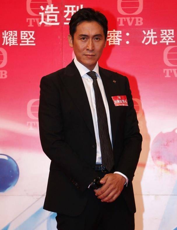 视后李佳芯挑战母亲角色,与23岁小生吴伟豪演母子_剧中_陈自瑶_马德钟
