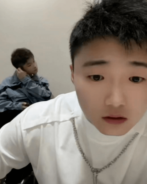 白小白表示艺人离开是心态问题不是我的原因_直播_迫害_舒克