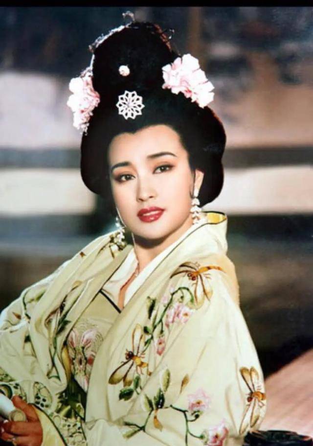 最妖艳孙二娘梁丽,曾饰演89版的妲己,5集后被停播_角色_荧幕_形象