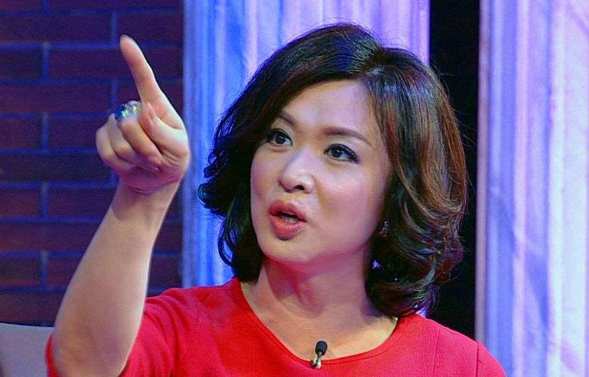 巩新亮内心的不屑全都写在脸上,现场翻了无数个白眼,更是你说一句,我