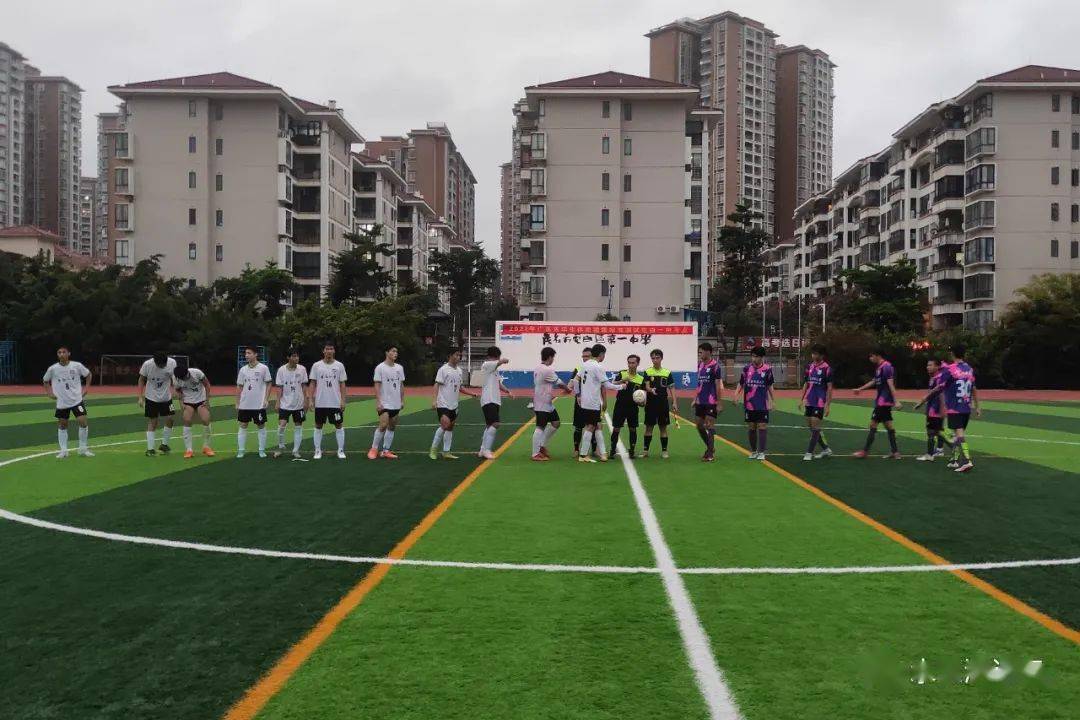 电白一中男子足球队取得第六届"区长杯"开门红_比赛_场地_高中