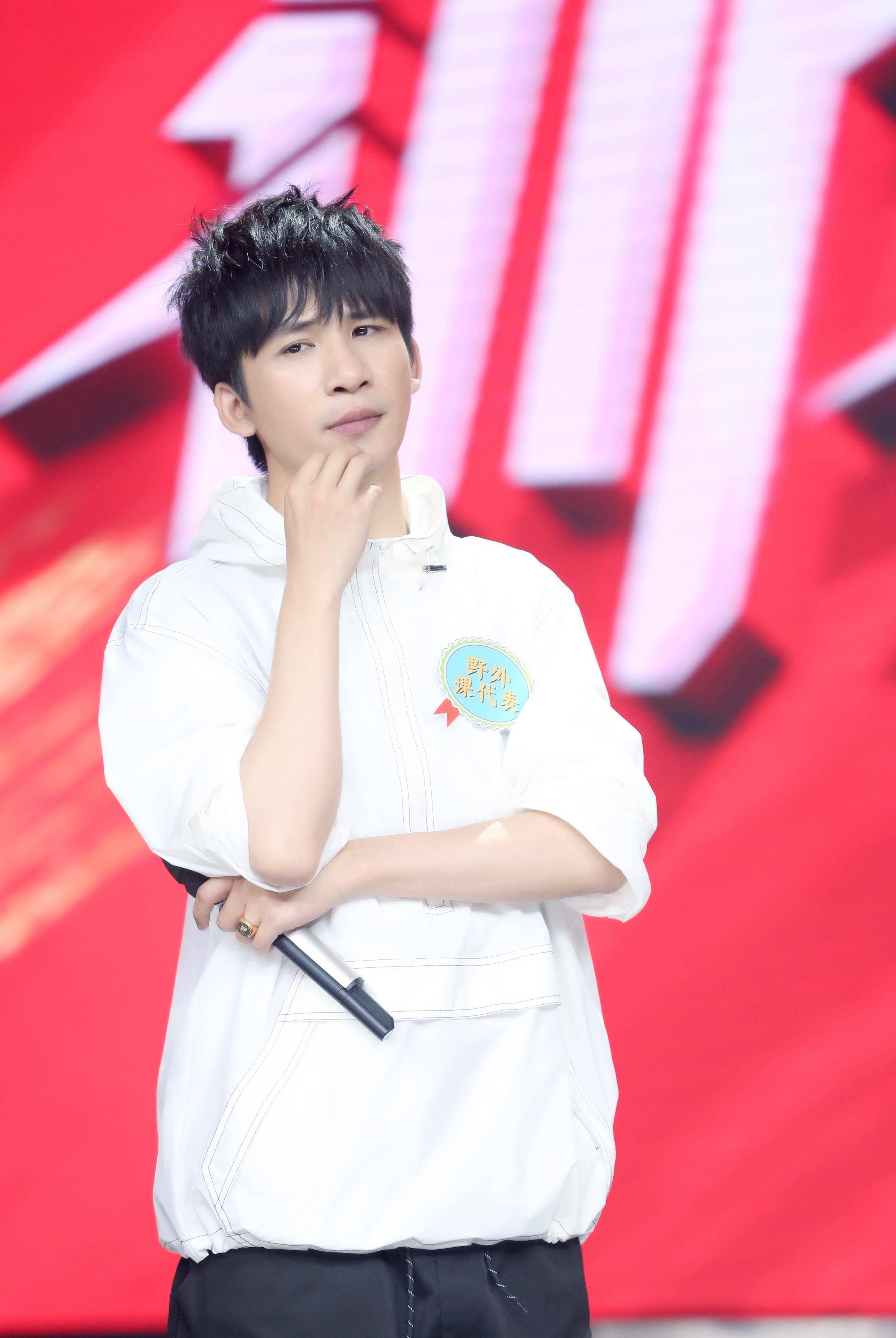 歌手大张伟:与乐队成员aa分账,大3岁"胖媳妇"常让他感动_付翀_音乐