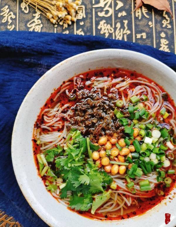 粉怎么做最好,酸辣粉的做法,酸辣粉红烧排骨酸辣粉_step_步骤_碎米