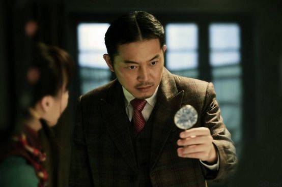 张译谍战新作《刀尖》将袭,黄志忠郎月婷主演,沙溢王千源加盟_剧中