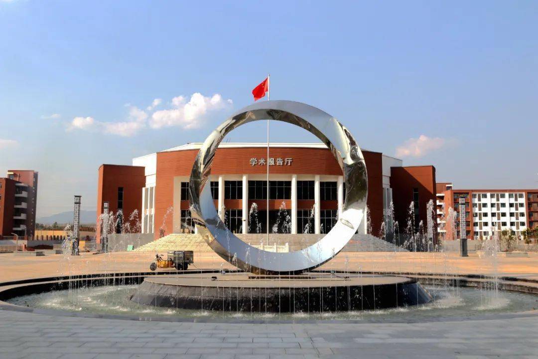 近年来,渑池高级中学立足乡土文化,把廉洁文化和校园文化建设紧密结合