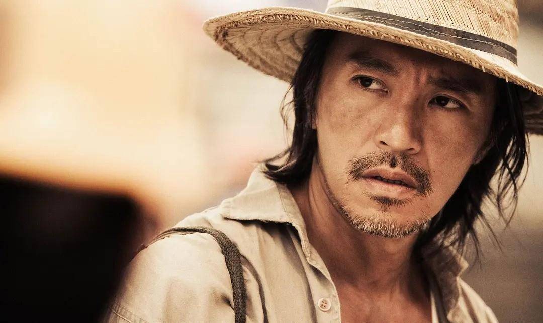 李健仁中风后首次现身,他在周星驰电影饰演如花,现因病暴瘦70斤_角色