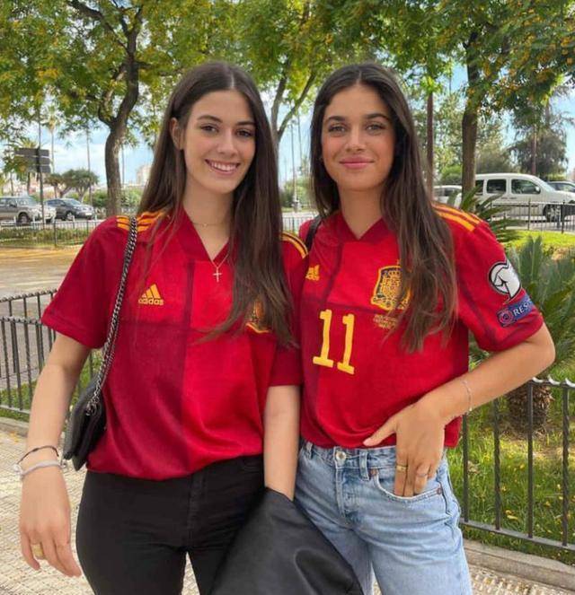 阵容豪华的西班牙太太团,有校长,有超模,主教练的女儿也被拿下_世界杯