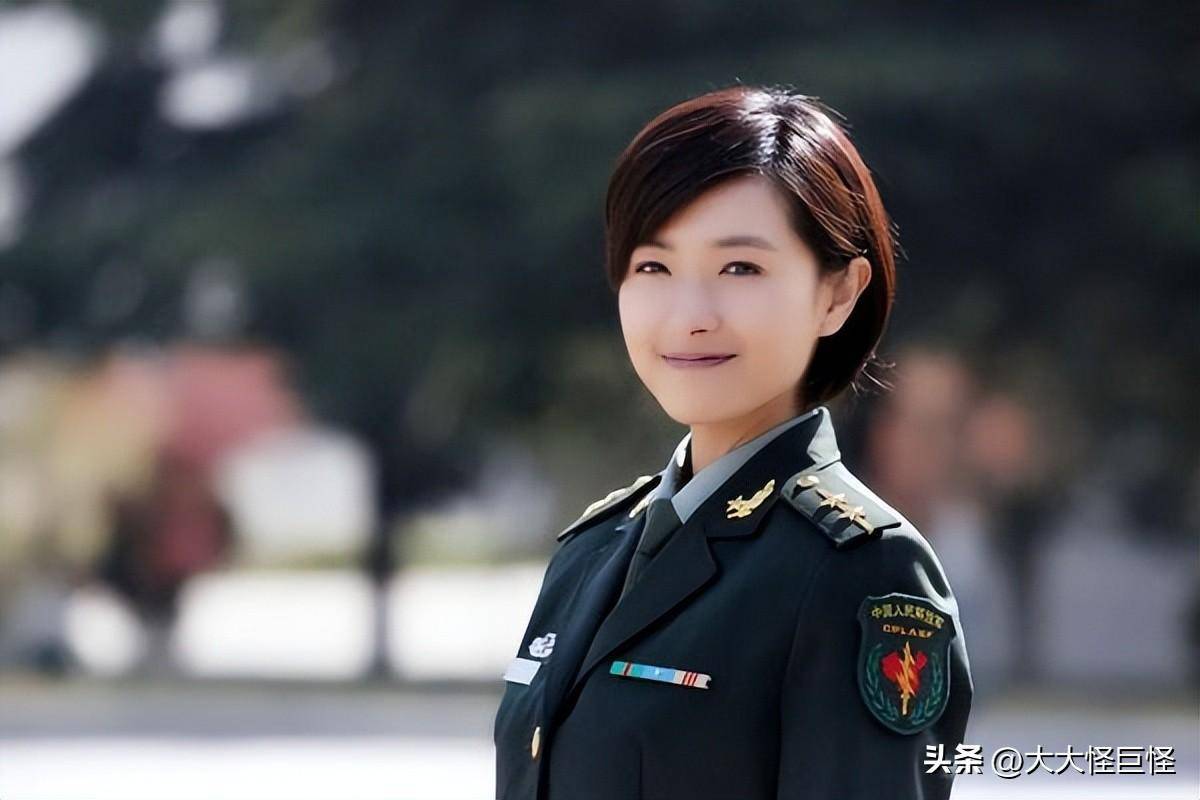 原创整容脸别来尬演女兵这6位女星告诉你什么才是真正的铿锵玫瑰