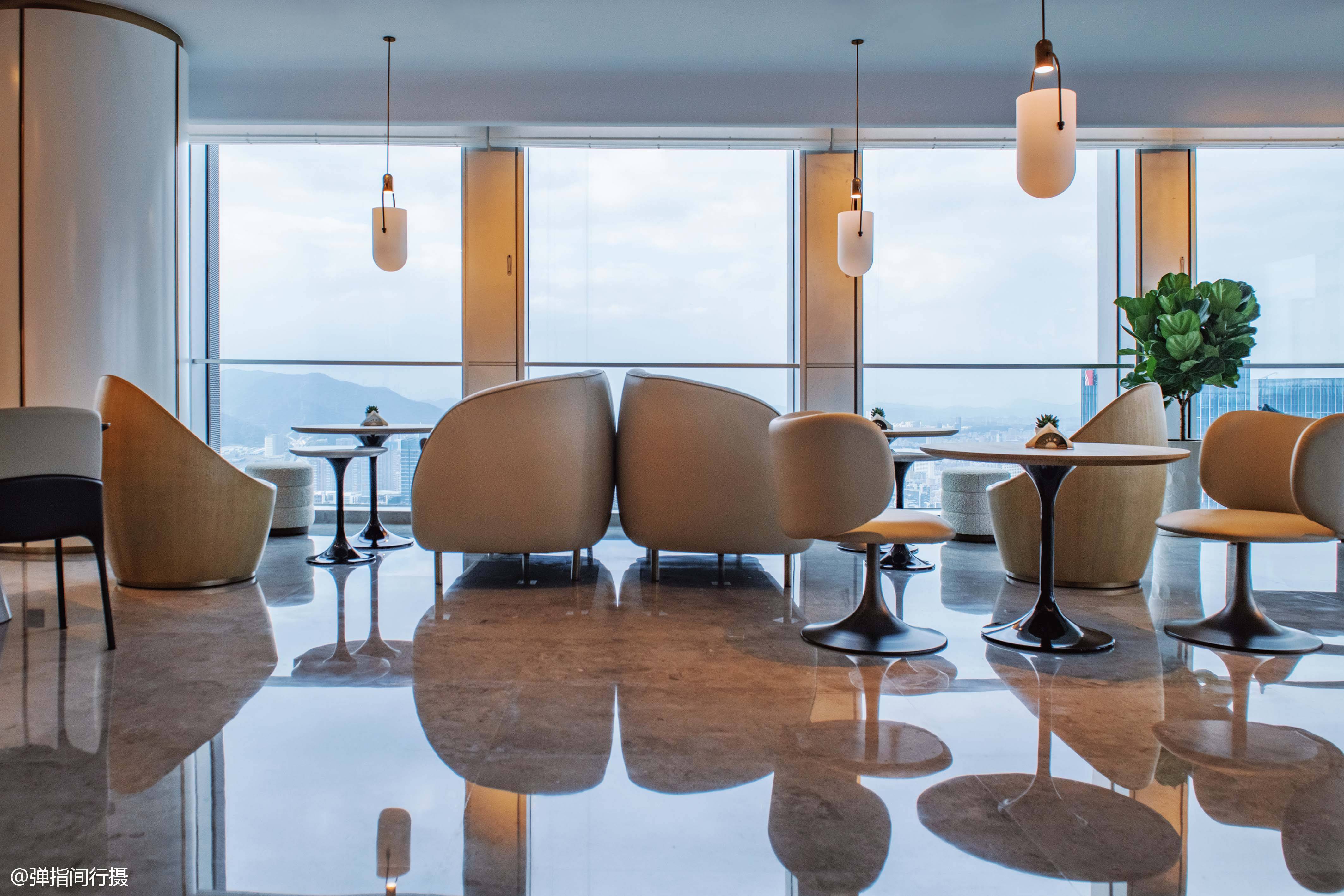 东方快车开进深圳北站,深圳第一家铂尔曼酒店开业,住过就圈粉