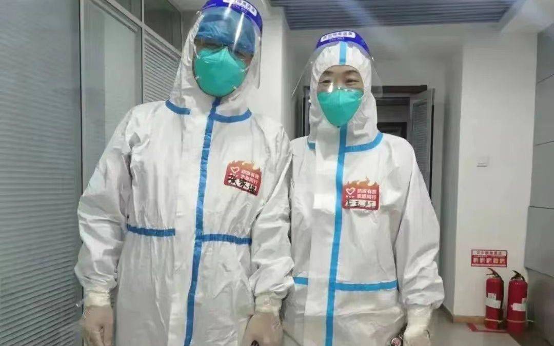 从受益者变服务者 “夫妻档”志愿者共同抗疫_李玉红_工作_社区