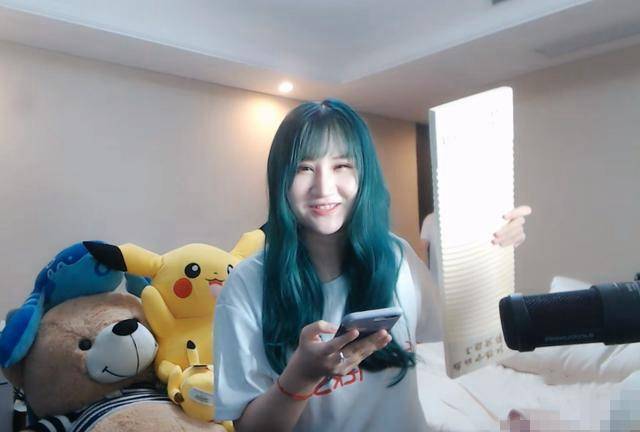 梦泪梦嫂同框过七夕,观众温馨微笑,唯有少部分人听清楚这句话!