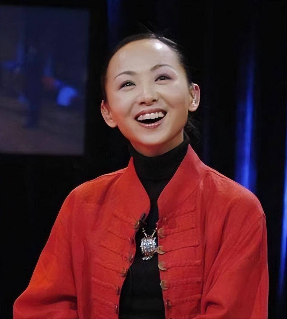 残疾舞蹈家邰丽华:因"千手观音"爆红,拒绝豪门,如今生活甜蜜_女孩